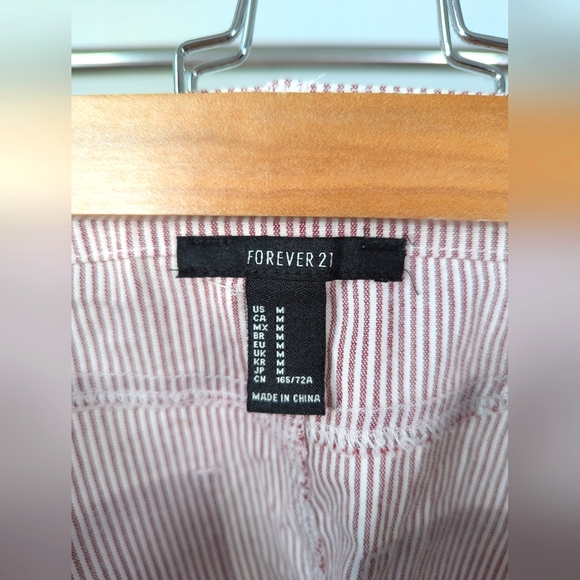 🌴 Forever 21 Lilac Striped Semi-Stretchy Skirt – Comfy, Stylish & Pockets, M - Picture 7 of 8